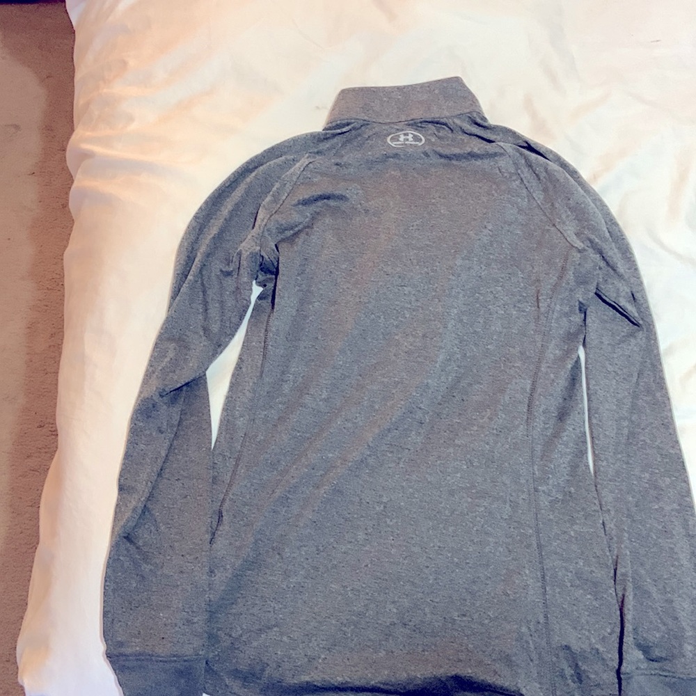 Under Armor, NWOT Long Sleeve Dark Gray Pull Over. - Picture 2 of 4